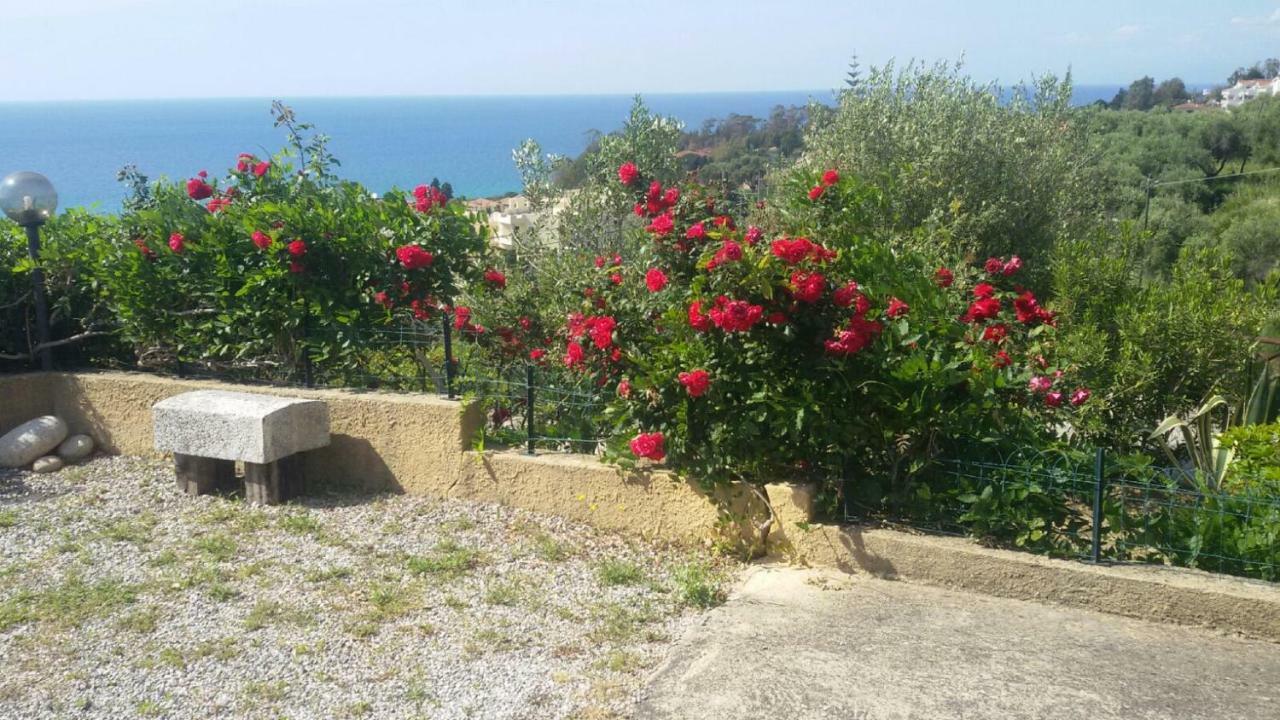 Appartement Baciati Dal Sole à Zambrone Extérieur photo